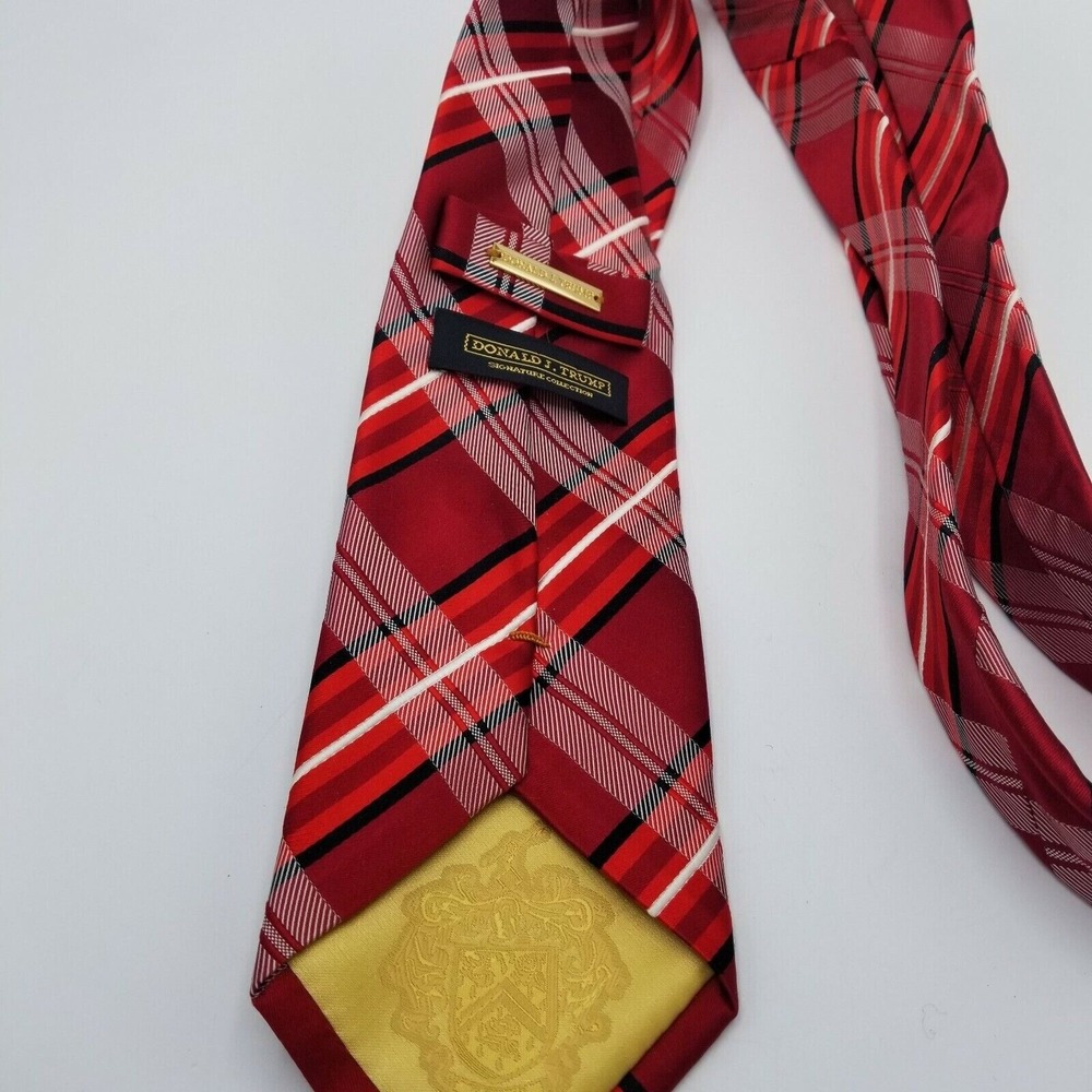 Donald J. Trump Signature‎ Collection Gold Bar 100% Silk Red Plaid